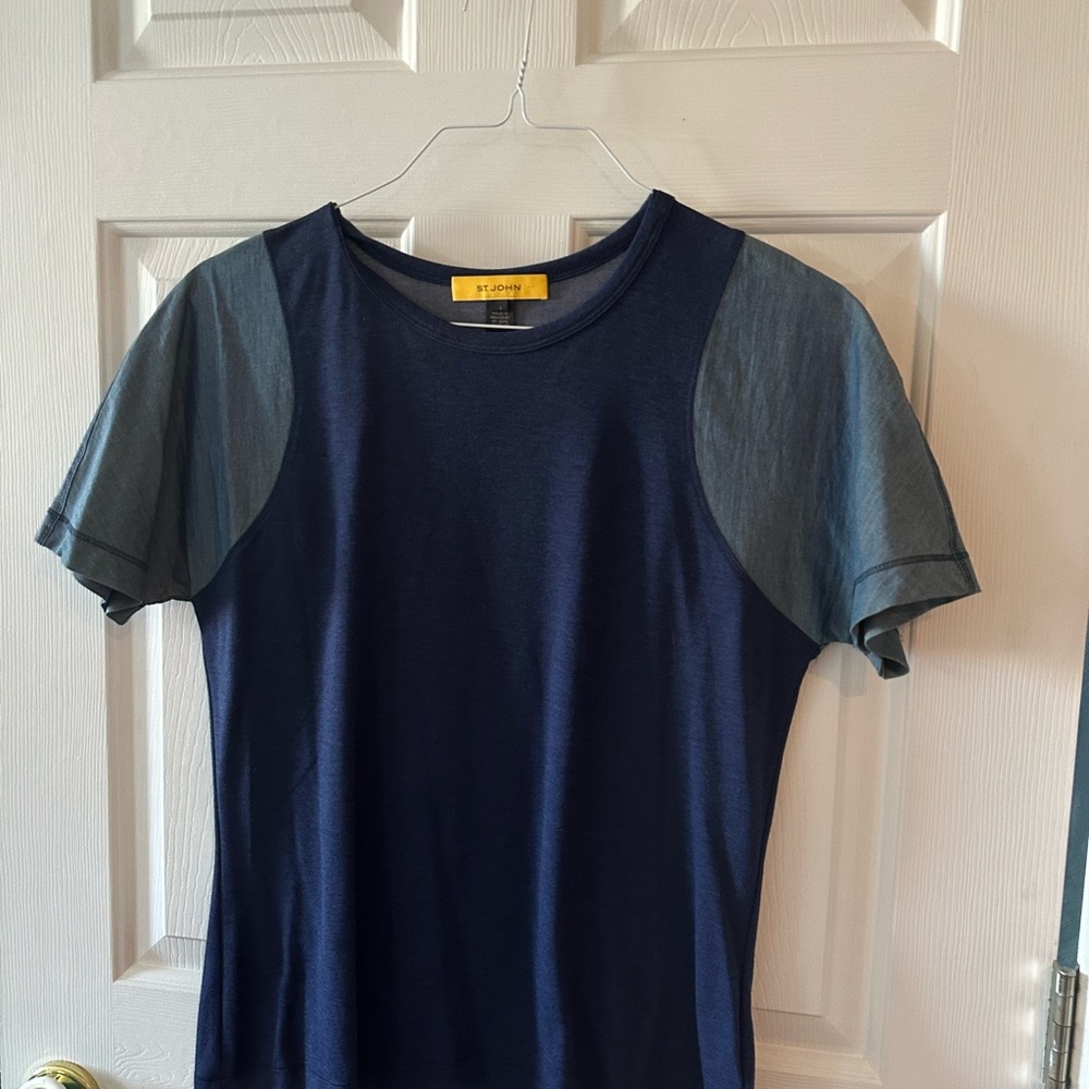 St John 2 tone blue t shirt never worn